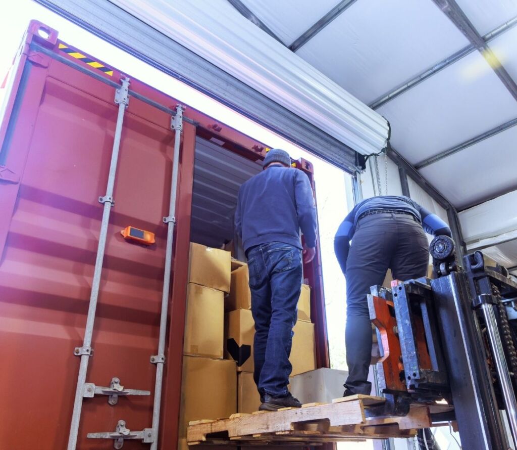 Saskatoon crossdock supply network reducing storage time and accelerating deliveries.