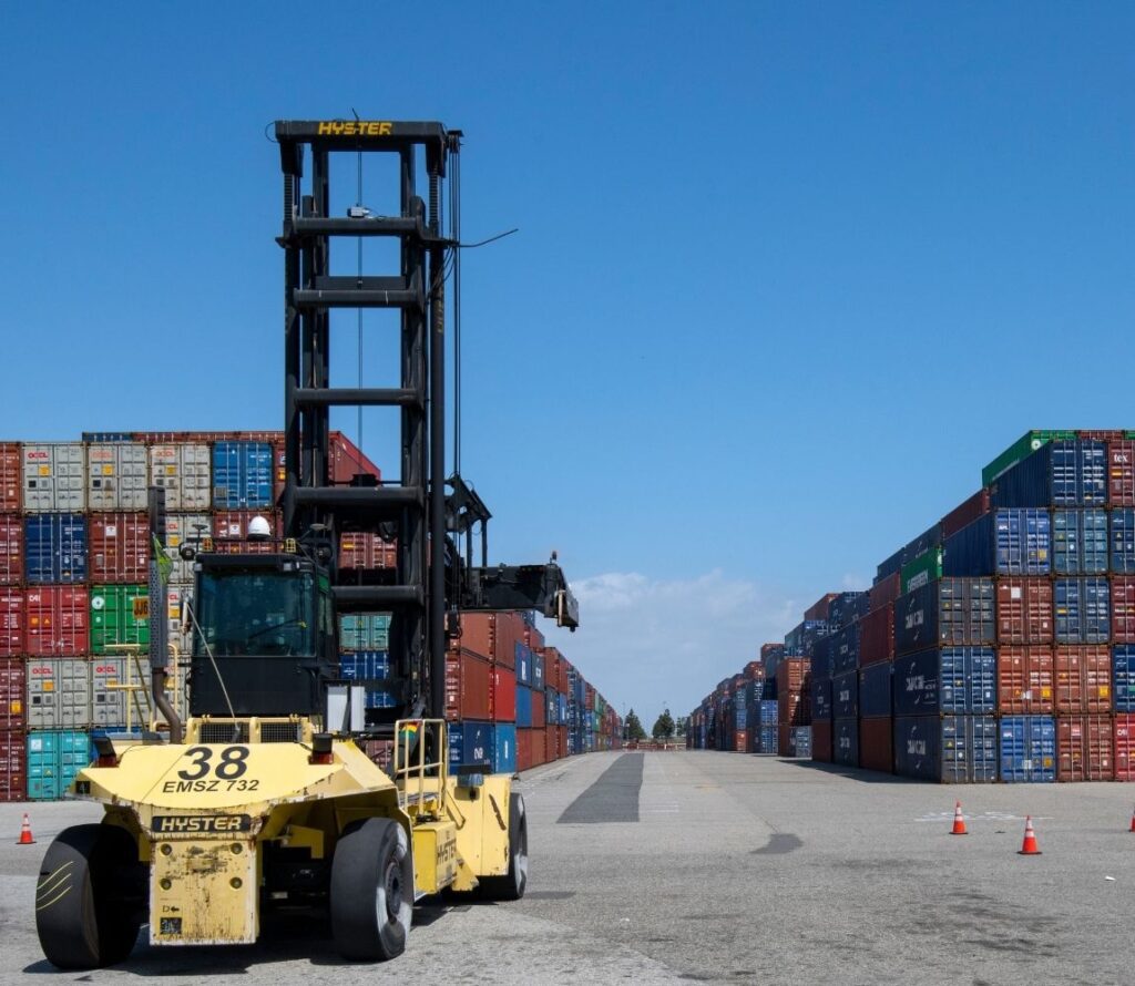Ensure efficient cargo transfers with OLIMP's transloading and drayage services in Columbia.