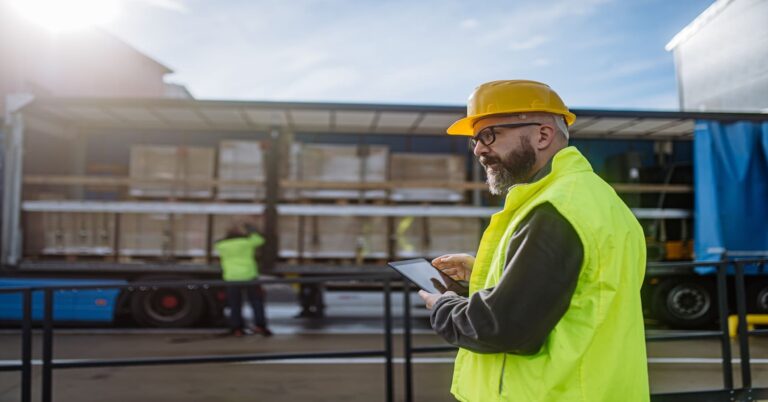 Optimize warehouse receiving: improve accuracy, speed, and efficiency in your receiving process.