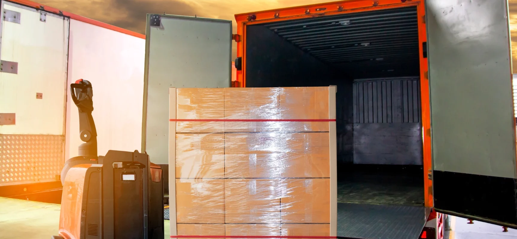 Cross docking warehouse